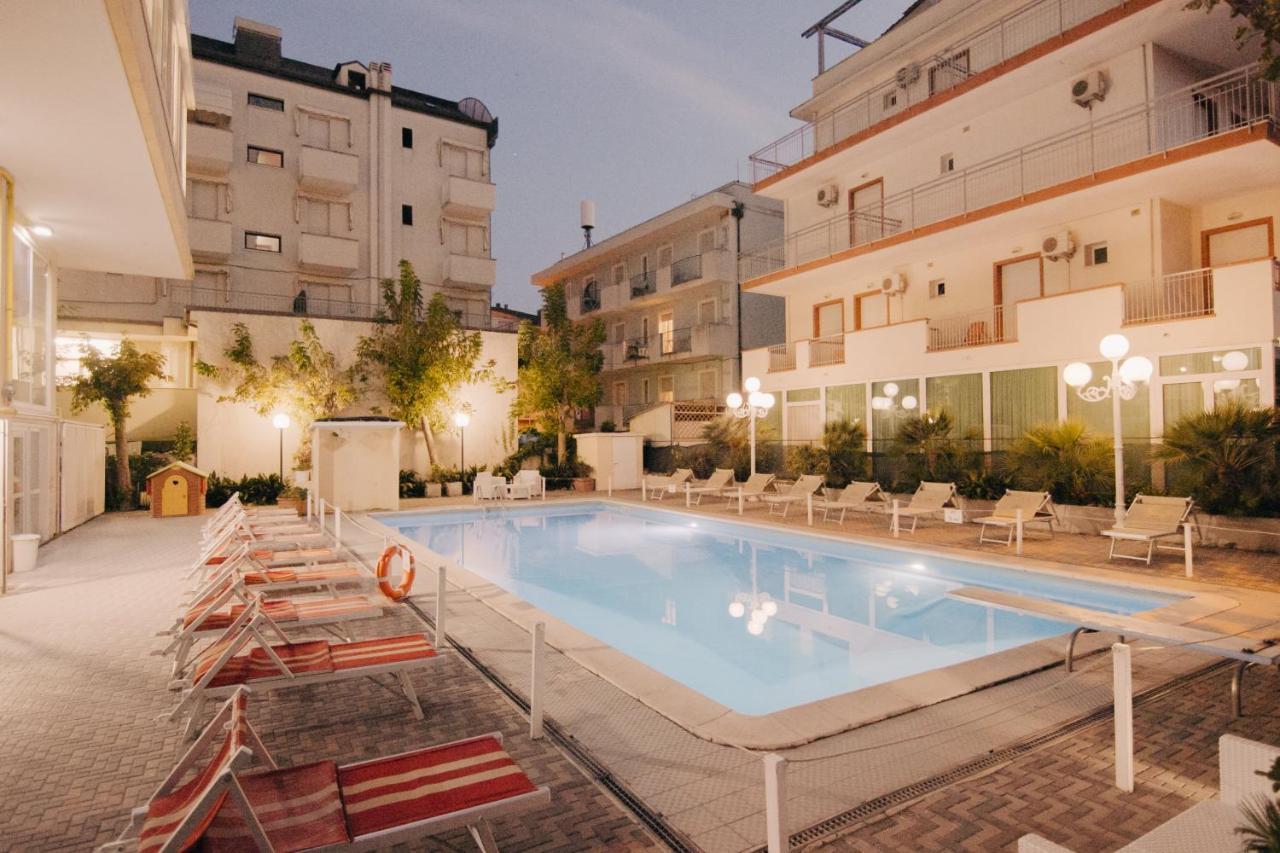 Hotel Beverly 리미니 외부 사진