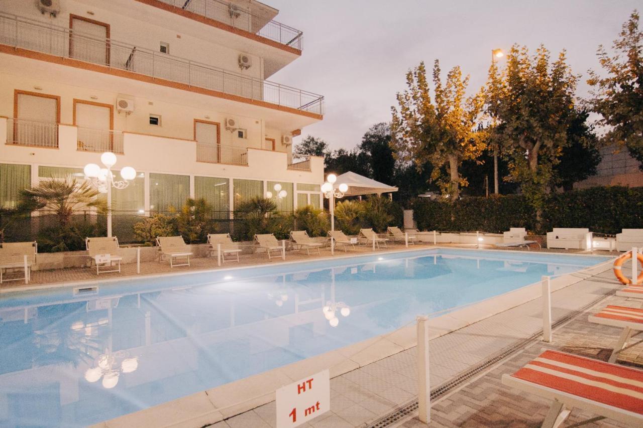 Hotel Beverly 리미니 외부 사진