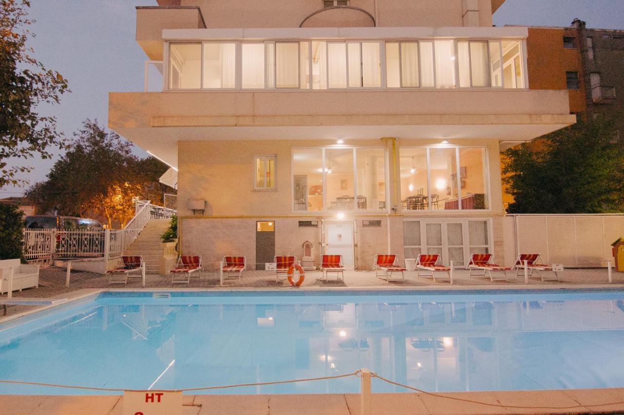 Hotel Beverly 리미니 외부 사진