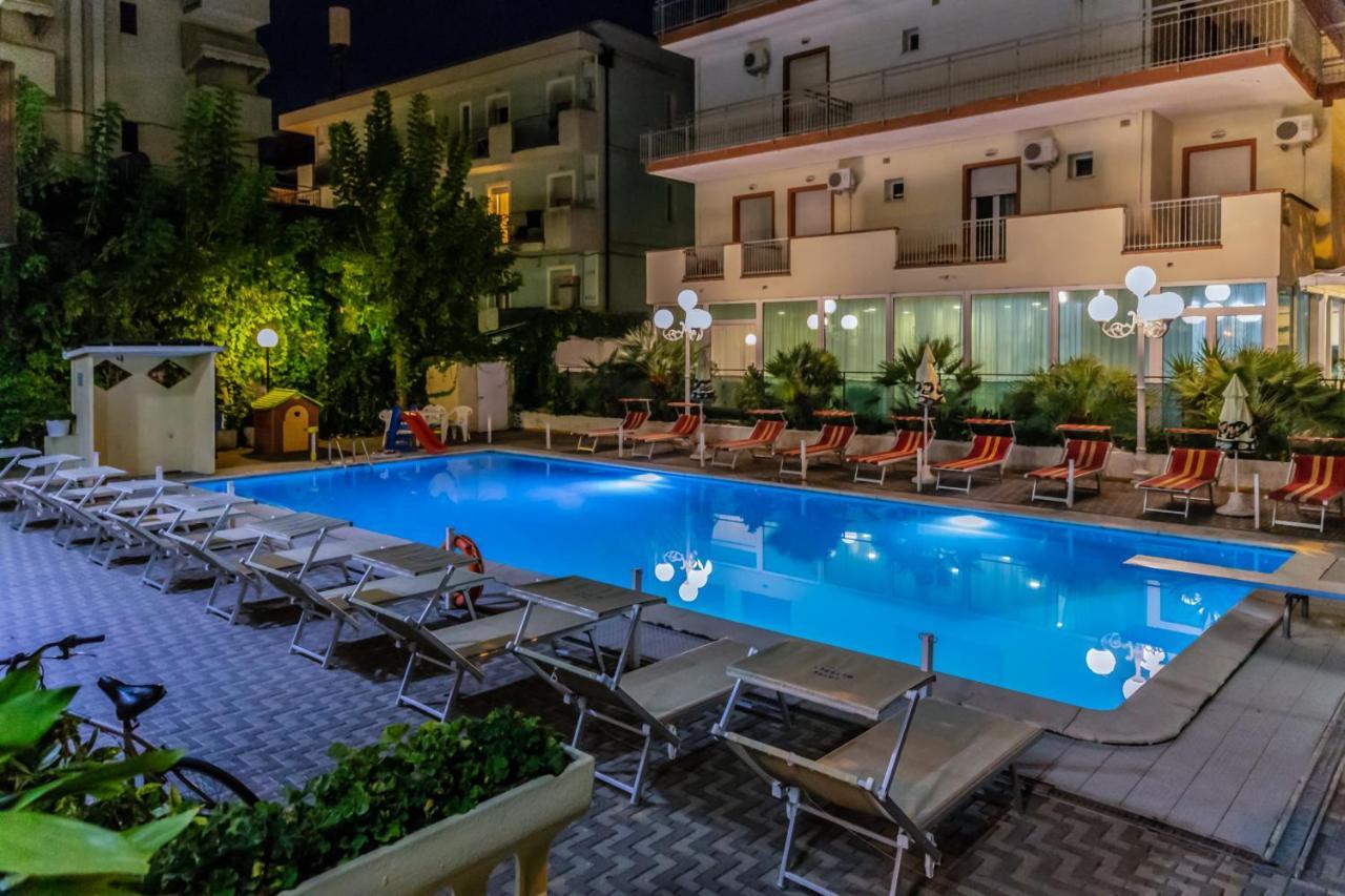 Hotel Beverly 리미니 외부 사진